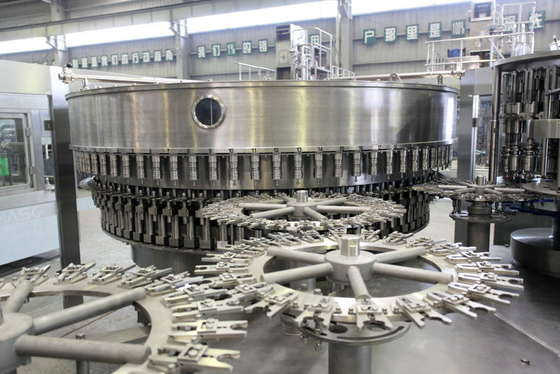 Machine de remplissage de l'eau minérale de boisson 5000BPH - 6000BPH